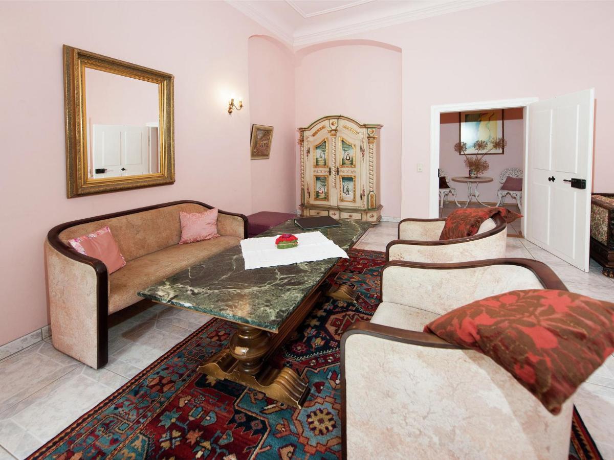 Vintage Apartment In Arzberg Triestewitz Exterior photo
